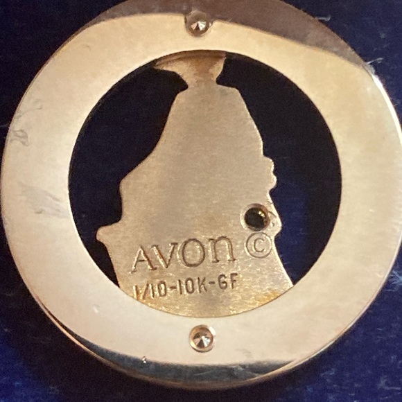 Avon Mrs. Albee 1/10 10K Gold-Filled Charm - Picture 4 of 5